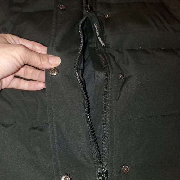 Women's Canada Goose Parka coat - Picture 2 of 13